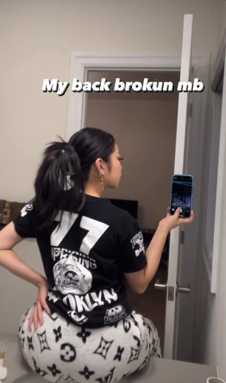 ジャークオンリーファンズ ポルノ 画像