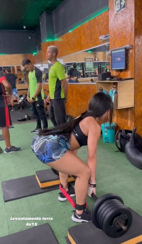 濃厚なラテン系熟女オンリーファンズ ホット 写真