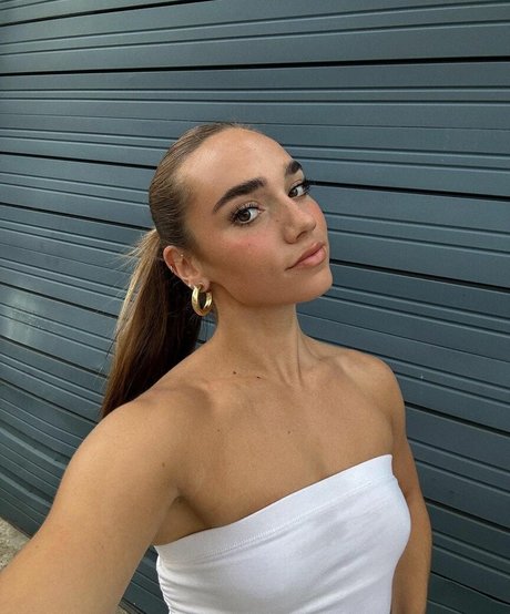 40歳のオンリーファンズ 美しいポルノ 画像