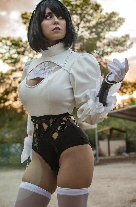 Khainsaw 裸のモデル 写真