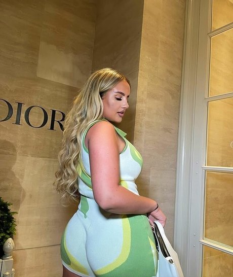 LAURA GOLD ポルノスター 可愛い 写真