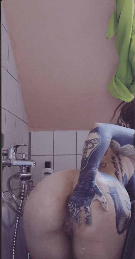 Imali3n ポルノスター エロティック 写真