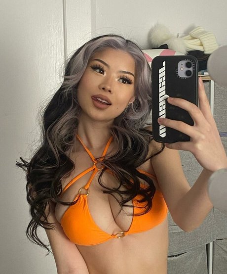 linawinaly 裸のポルノスター ギャラリー