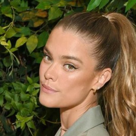 Nina Adgal ポルノスター 美しい 写真