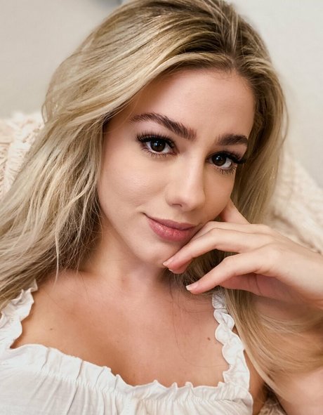 LuluLuvely ポルノスター ホット アーカイブ