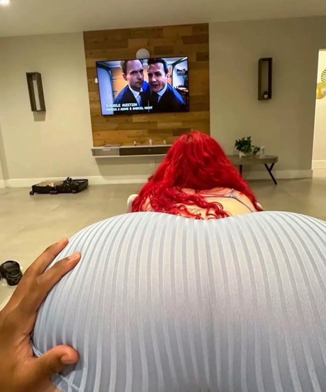 弁護士オンリーファンズ セックス 写真