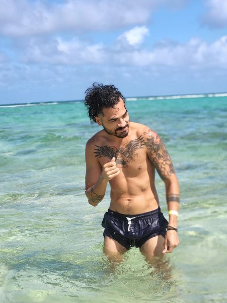 Aar n 最高のモデル 写真