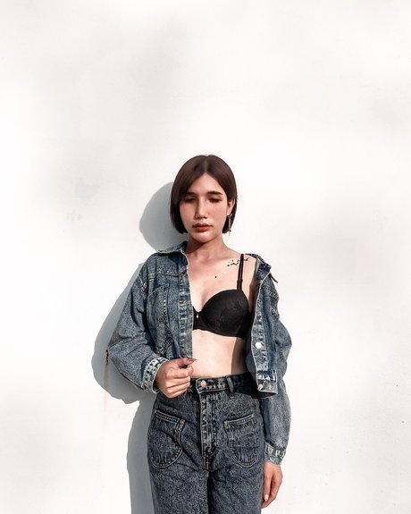 Nuttanicha アダルトモデル 写真