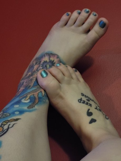 Tatted Feet ヌードのポルノスター 画像