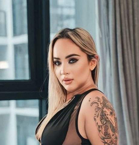 Aspen Adams_ 最高のモデル 写真