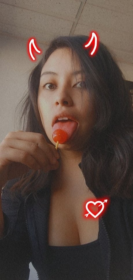 PoypoyKarly ポルノスター ヌード 画像