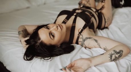 PoppyBanxx トップモデル 写真