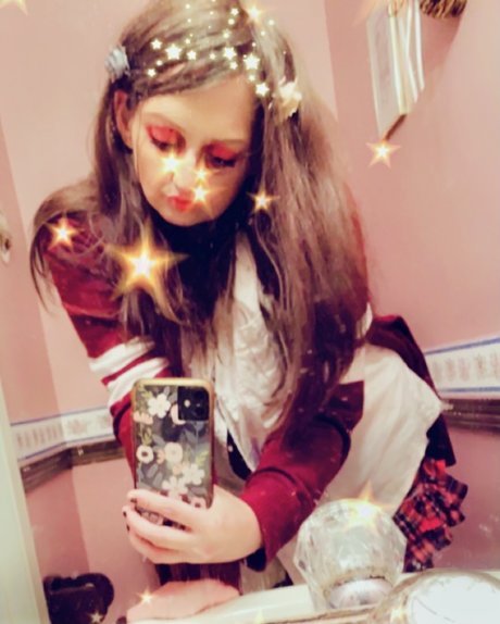 Poppy83 ポルノ女優 写真