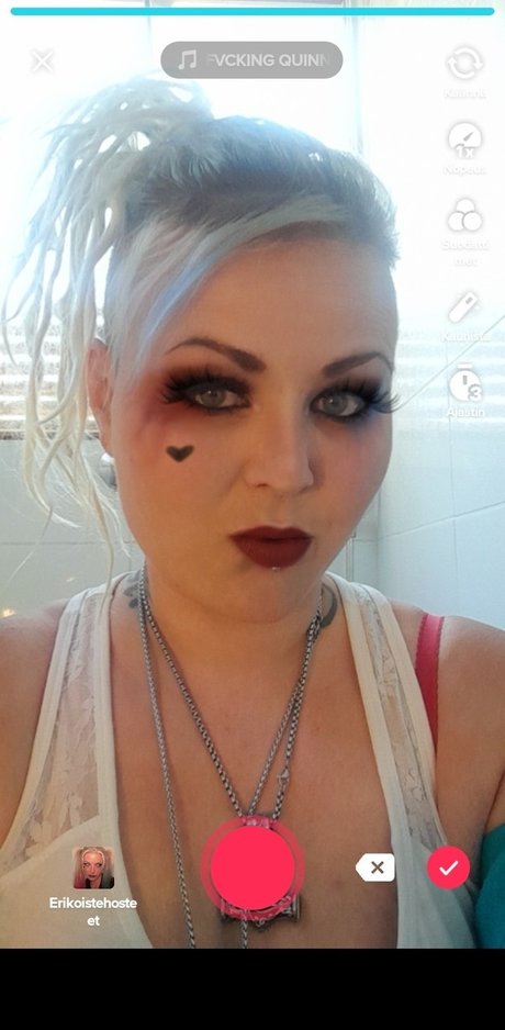 PiuPiu スター 裸 ギャラリー