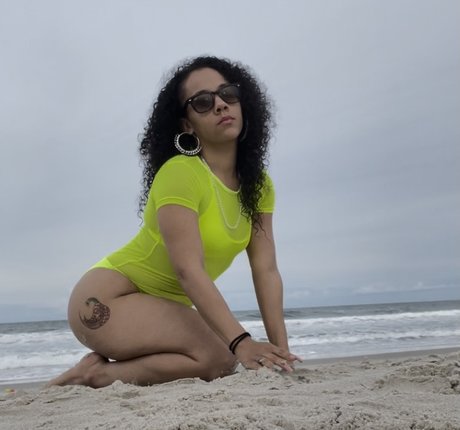 Pink smurf アダルト女優 写真