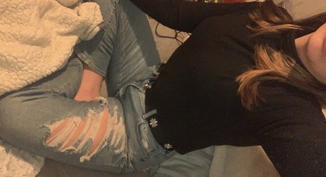 Scarlett June 独占スター 写真