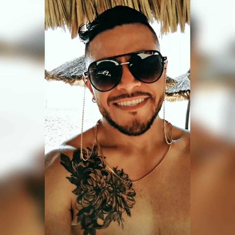 Pichiz FB セクシーモデル 写真