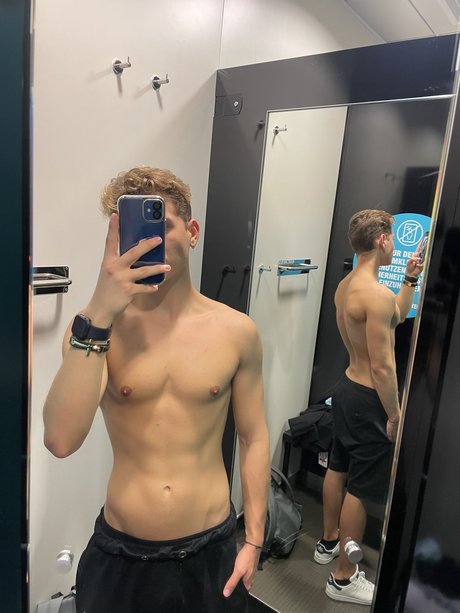 弁護士オンリーファンズ 美しいヌード 写真