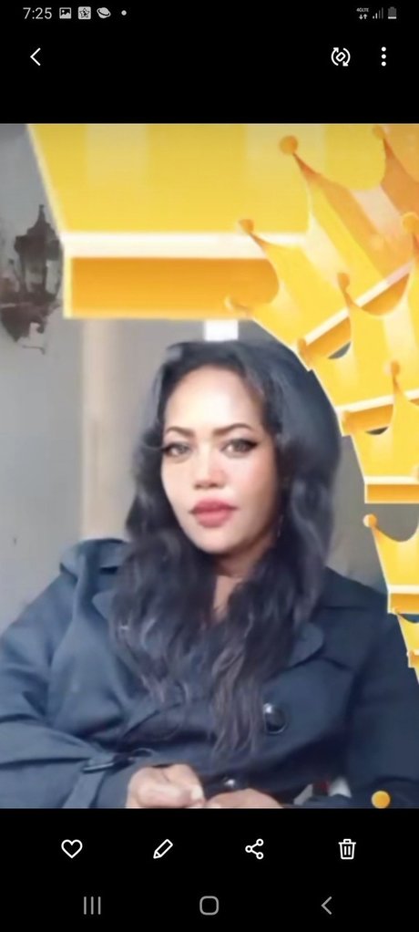 LA VIDA ES RICA_ 美しい女優 ギャラリー