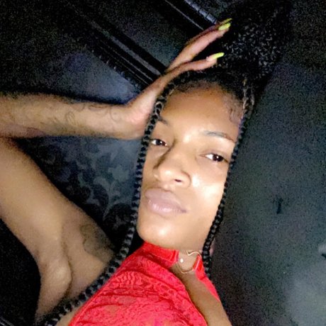 金髪のホットな妻オンリーファンズ ポルノ 画像