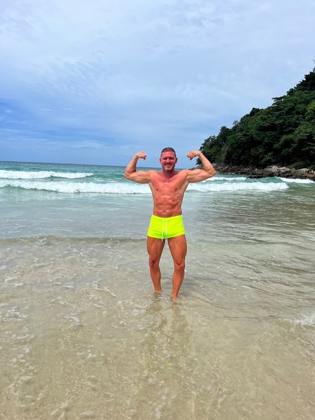 PUSSY HUNTER セックスモデル 写真