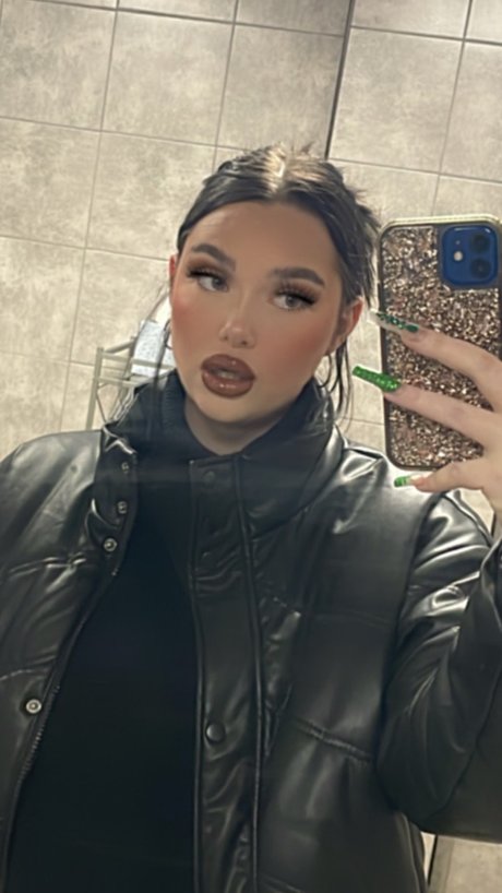 Marissaruti エロティックなモデル 画像