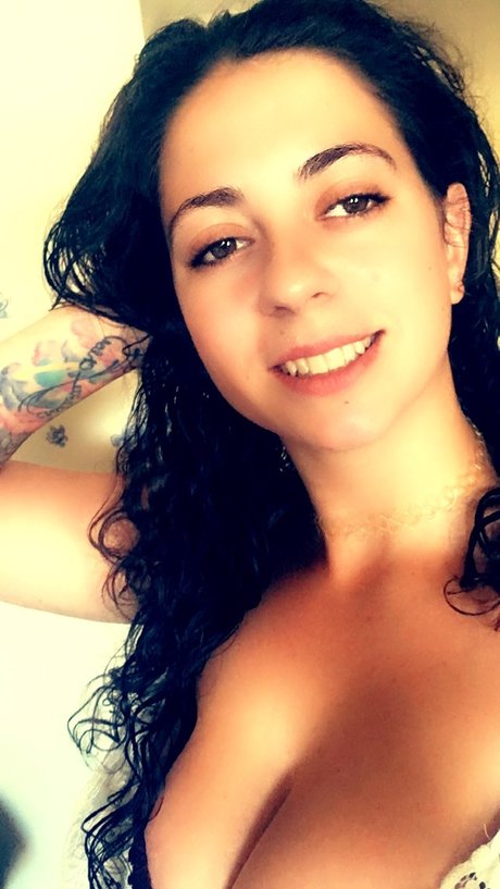 Ash Vaporeon 裸のモデル 写真