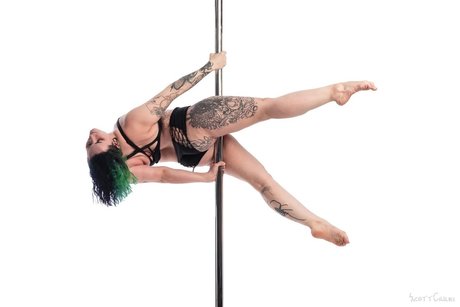 熟女オナニーオンリーファンズ xxx 画像