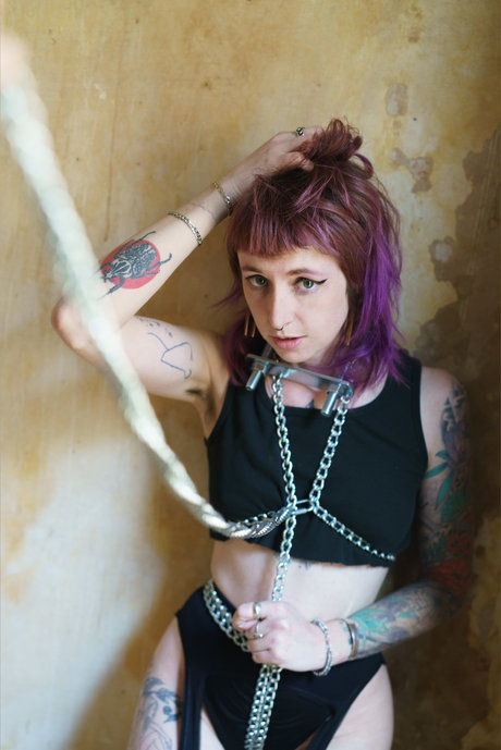 BeautifulDirt エロティックなスター 写真