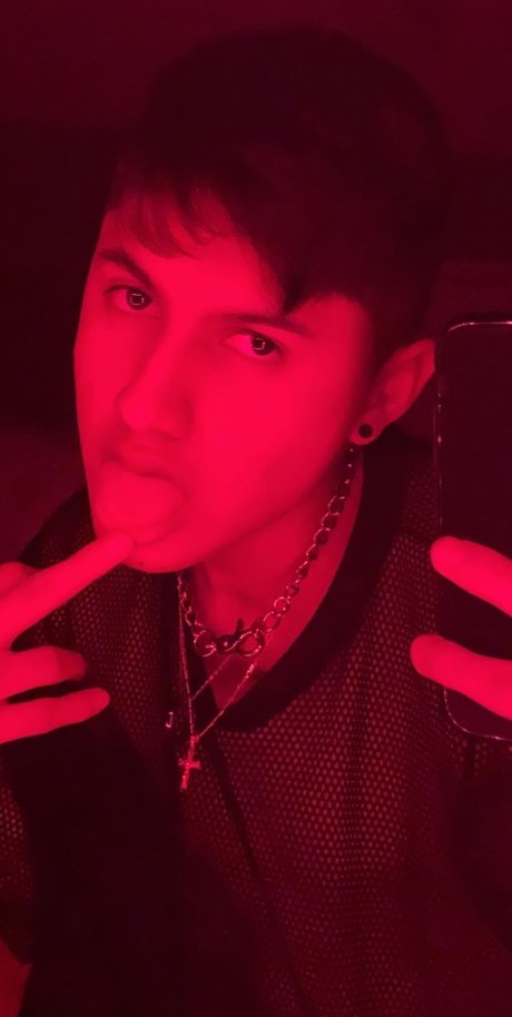 Sadboyalan 無料のポルノスター 写真