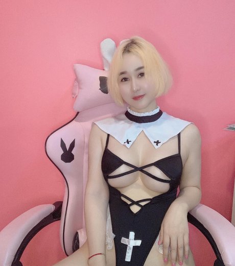 Baiwai エロティック女優 画像