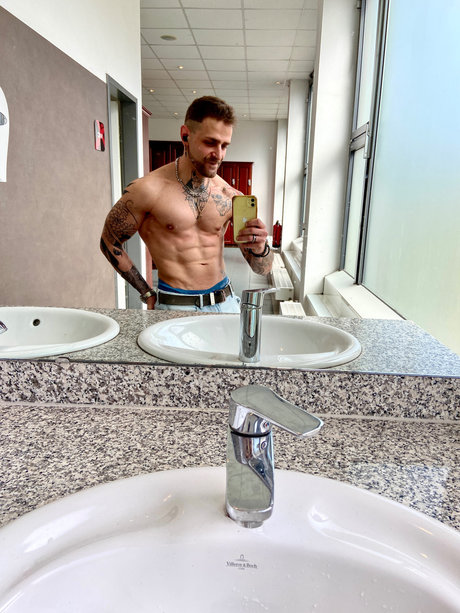 Mattiasara ポルノスター 写真