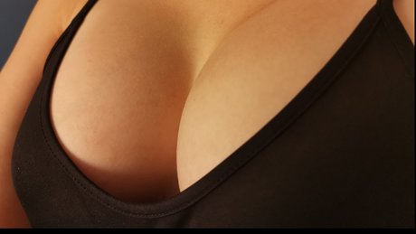 アラブの女の子オンリーファンズ セクシーヌード 画像