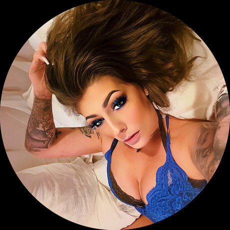 BreezyBeBad トップ女優 画像