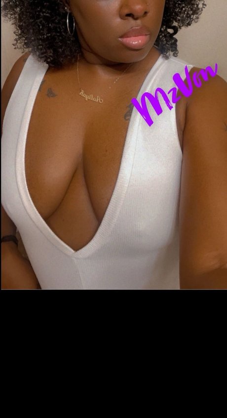 MzVon2U 裸のスター 画像