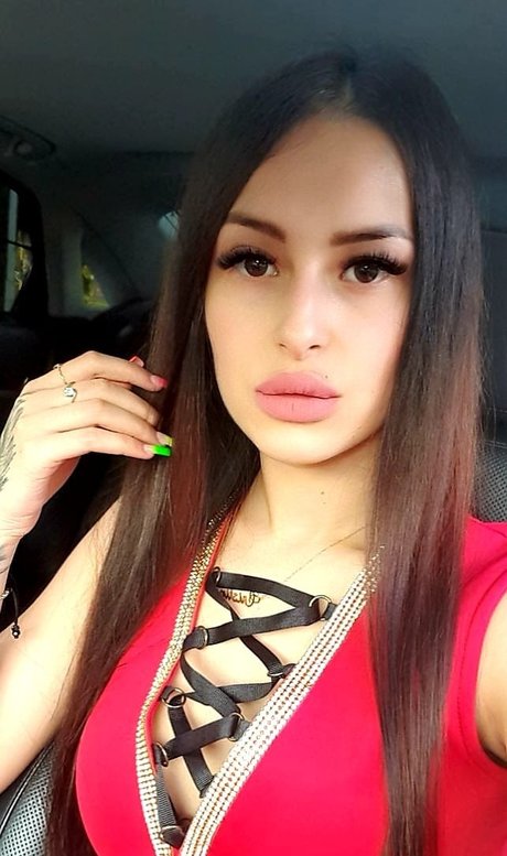 Maya DmD アダルトスター 写真