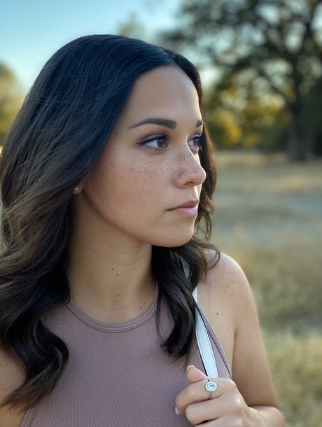 Alana Araya かわいいスター 写真