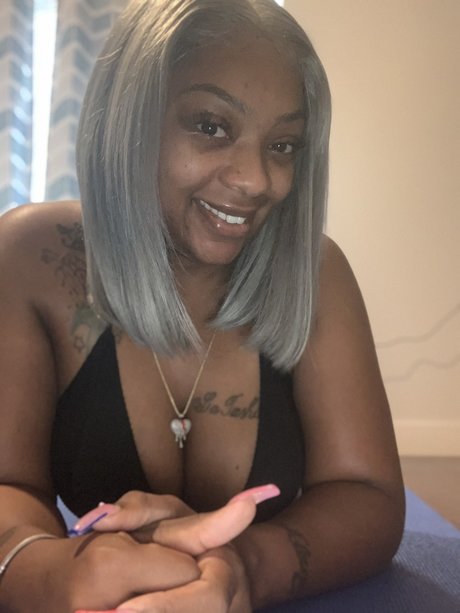 Foxy Brown ポルノ女優 写真