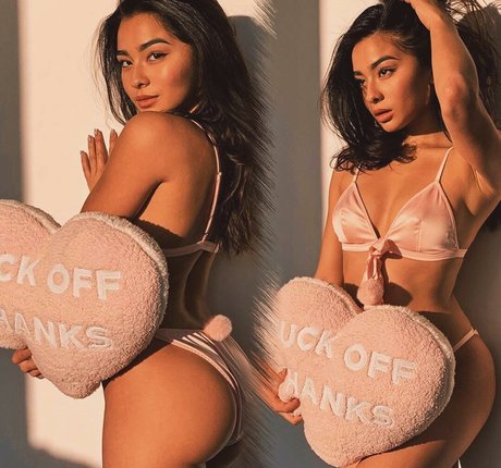 Diana Korkunova 高品質のポルノスター 写真