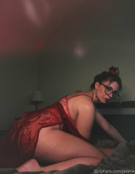 バン・オンリーファンズ エロチック 画像