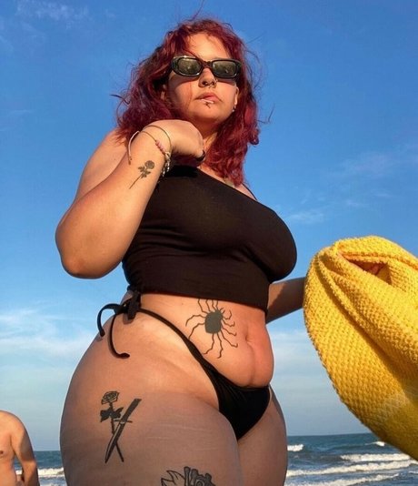 アジアン潮吹き オンリーファンズ エロチック 写真