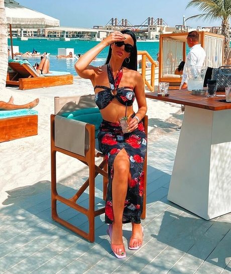 Leila Kraja ヌードモデル 写真