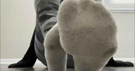 小さなおっぱいオンリーファンズ ヌード 写真