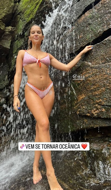 Isabella Santoni スター ヌード ギャラリー