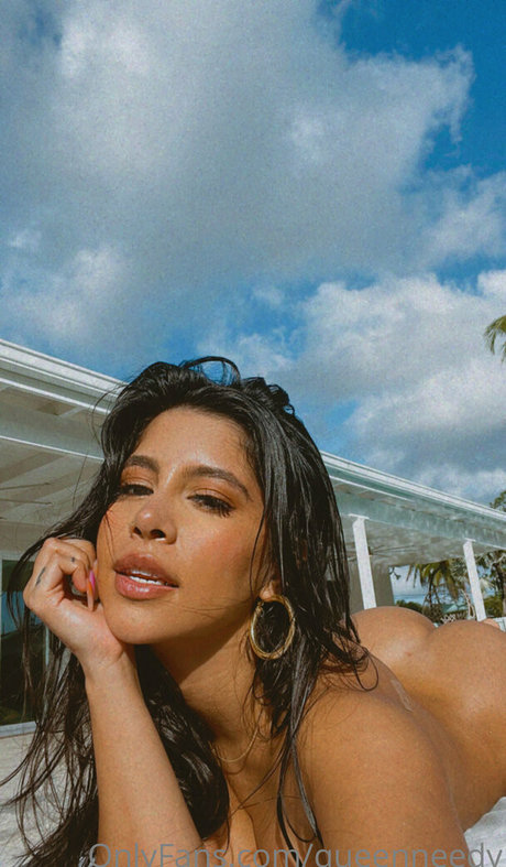 Queenneedy スターセックス 写真