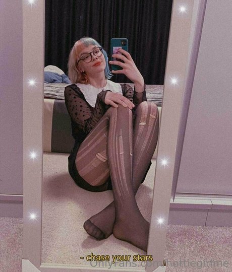 hottiegirlme エロティックなスター 画像