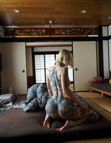 Mrs Nice かわいいポルノスター 画像