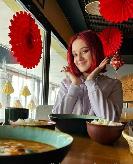 キティ・ウェット・オンリーファンズ ポルノ 写真