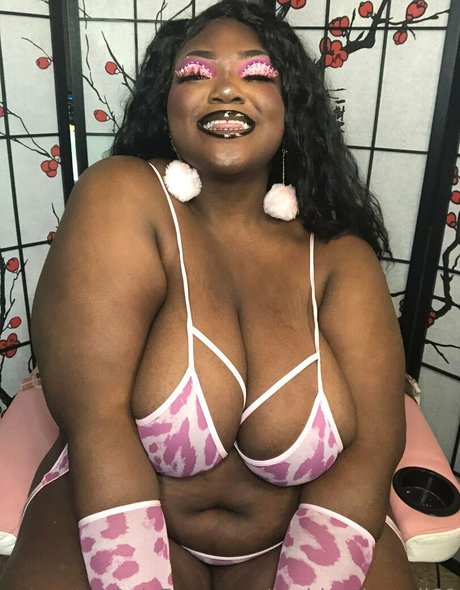 kianakakez ポルノスター ヌード 画像