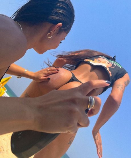 レズビアン誘惑オンリーファンズ パーフェクト 画像